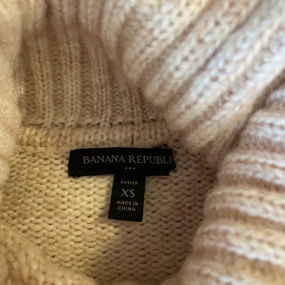 Banana Republic cream turtleneck sweater XS Pet - Picture 2 of 5